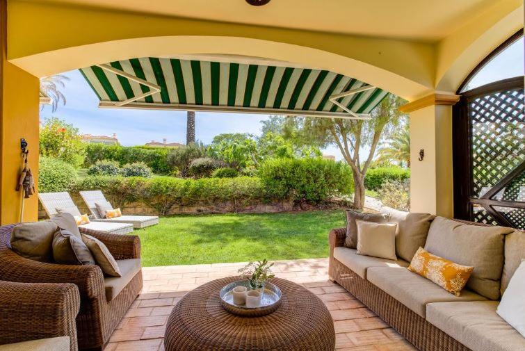2Bedroom Bungalow Heated Shared Pool ,Near Carvoeiro And Ferrugudo מראה חיצוני תמונה